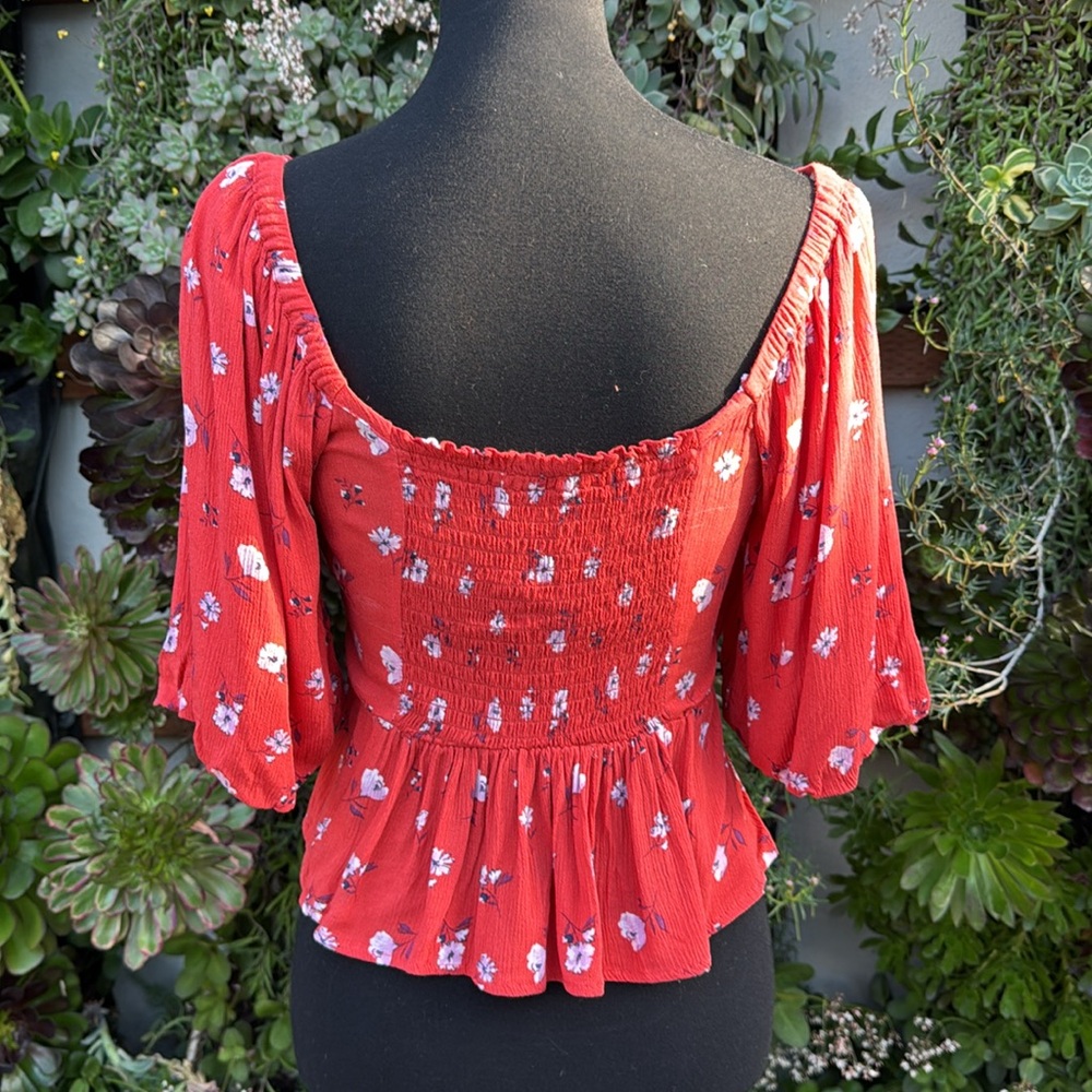 Red print Peplum Top - Picture 2 of 2